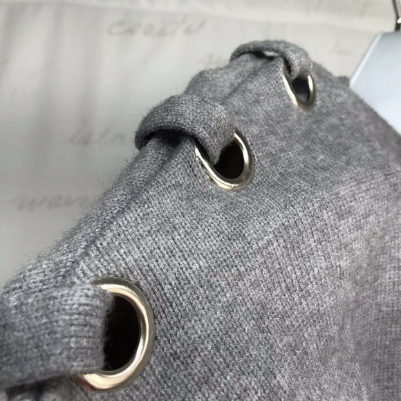 Lola & Liza Pull Over XL Gray Shoulder Grommets - Picture 4 of 8